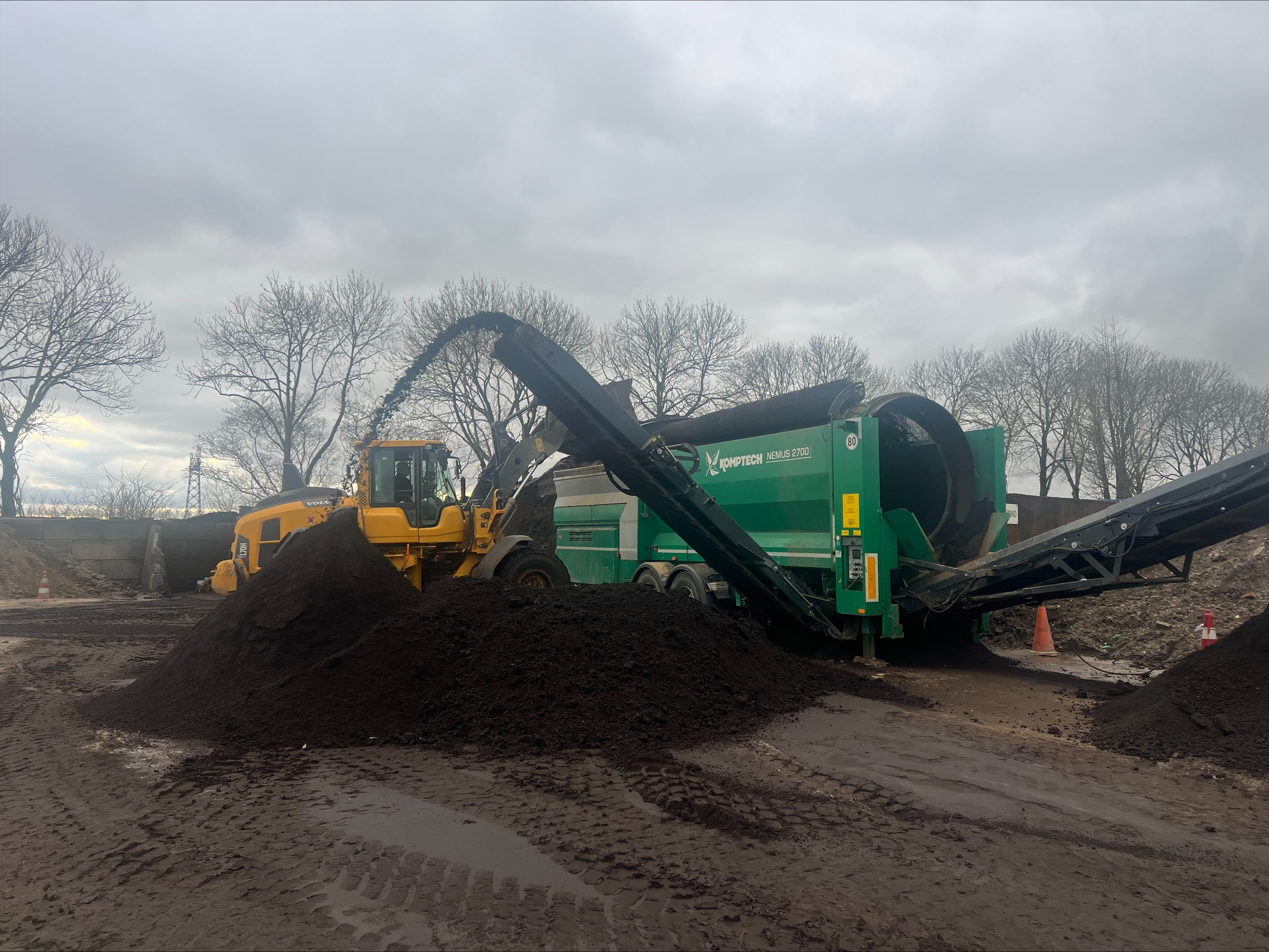 vehuur mobiele trommelzeef grond, puin etc.